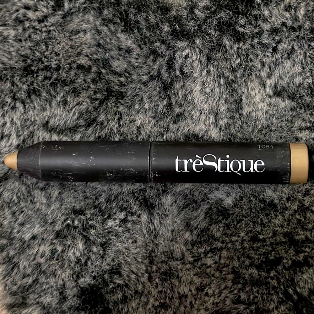 Eyeshadow crayon